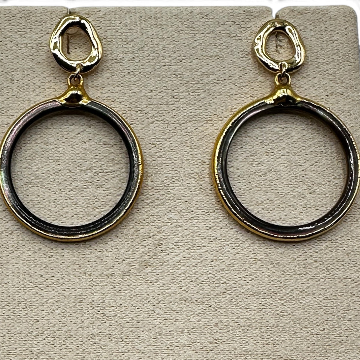Circle Mother-of-Pearl Gold Stud Earrings