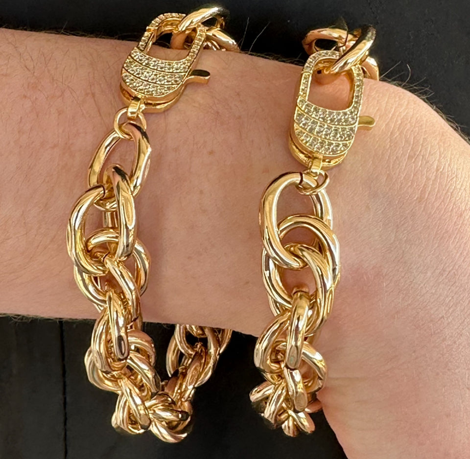 Chunky Twisted Oval Bracelet